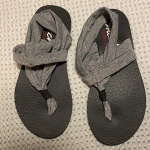 Skechers Yoga Foam Flip Flops
